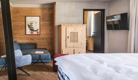 Die traditionell-moderne Einrichtung einer Suite