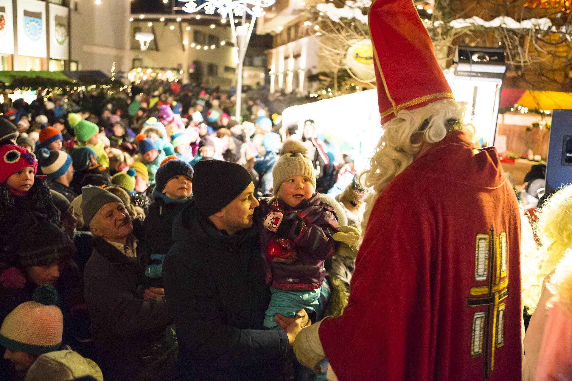 Heiliger Nikolaus beim Tuxer Advent Heiliger Nikolaus beim Tuxer Advent